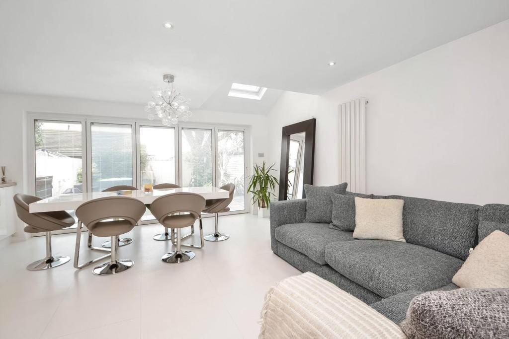 Home In Southsea With Hot Tub, Close To The Sea Portsmouth Dış mekan fotoğraf