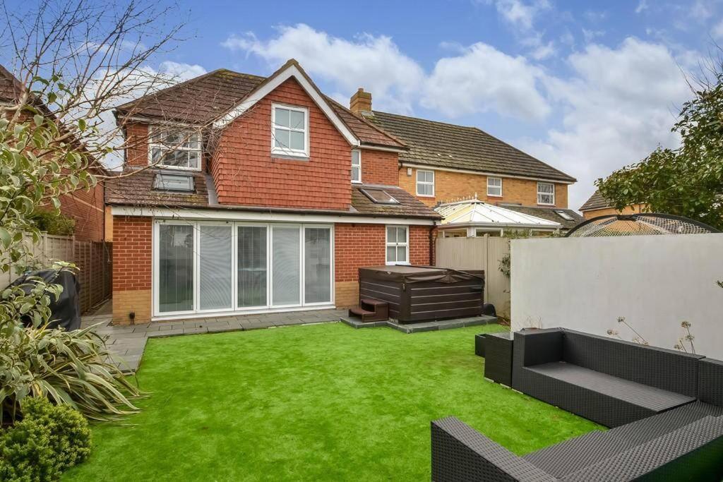 Home In Southsea With Hot Tub, Close To The Sea Portsmouth Dış mekan fotoğraf